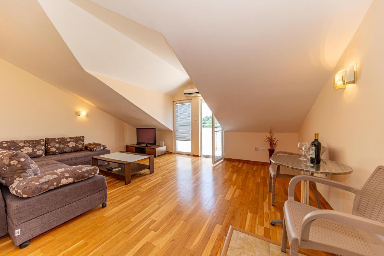 Apartment Knezevic Petrovac Eksteriør bilde