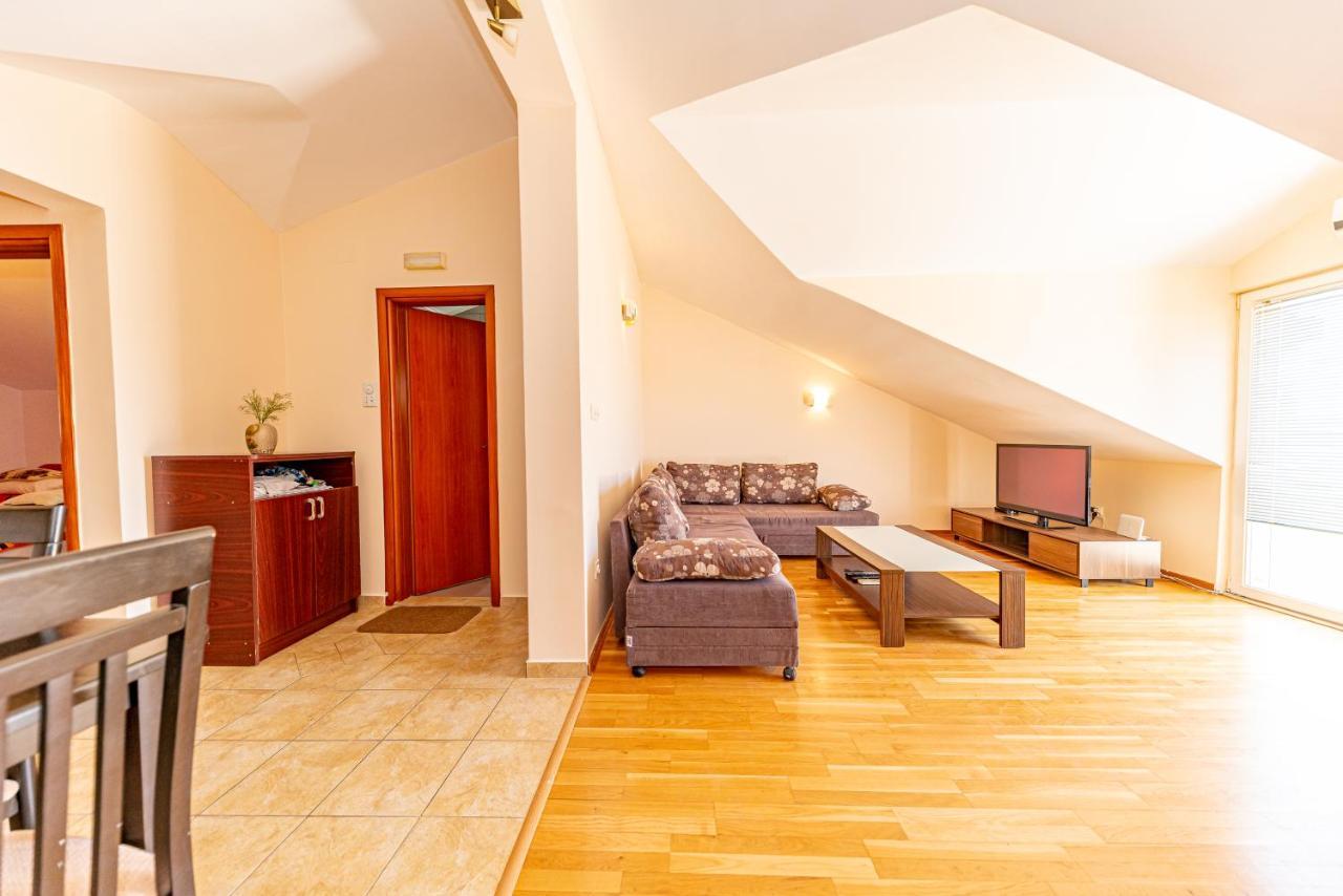 Apartment Knezevic Petrovac Eksteriør bilde